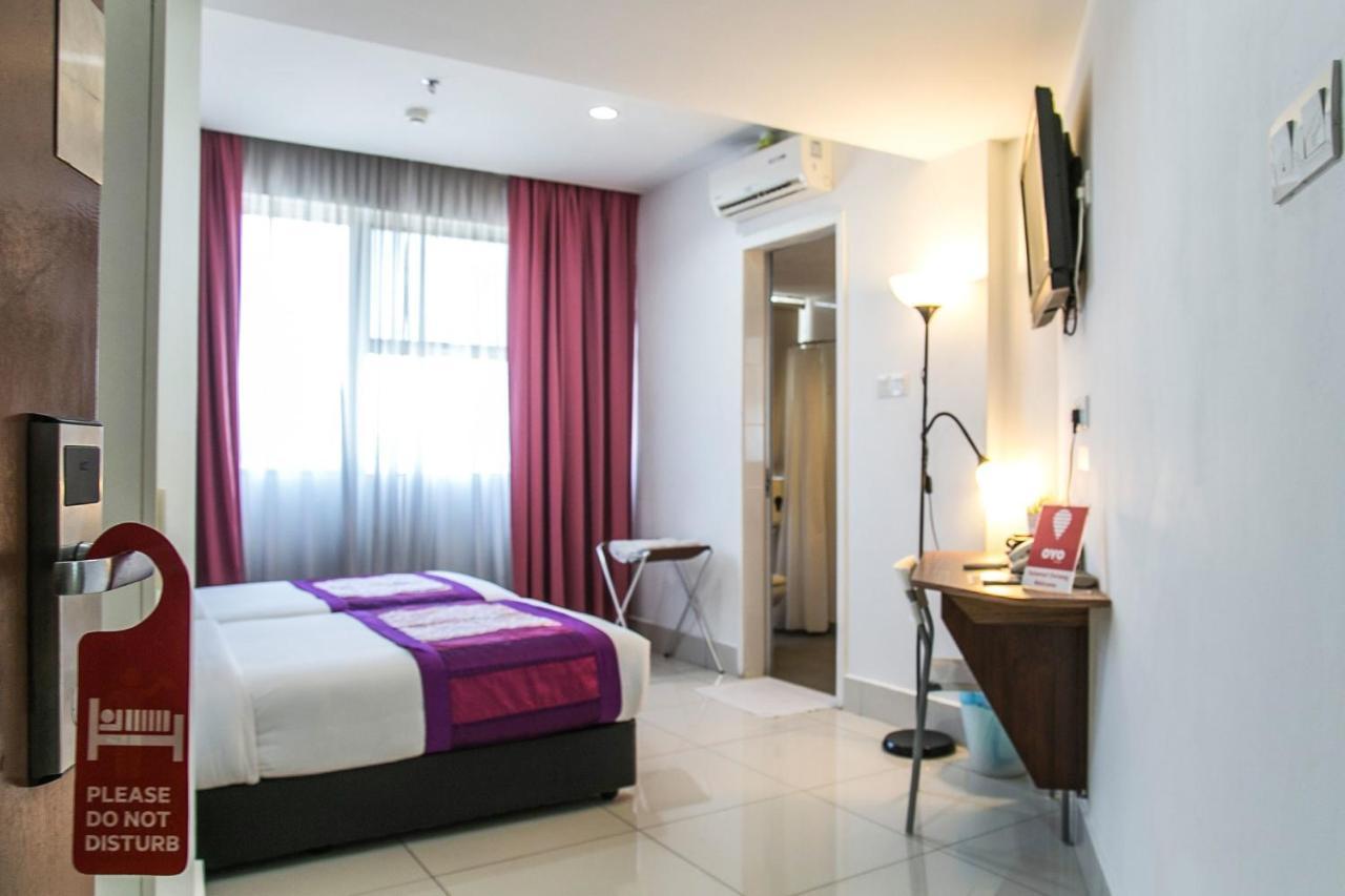 Oyo 180 V Hotel Kuala Lumpur Dış mekan fotoğraf